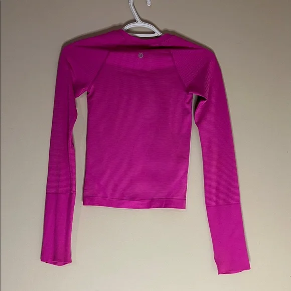 Women's Swiftly Tech Lululemon Long Sleeve shirt - Picture 2 of 2